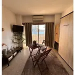 Apartment Modern & Sunny