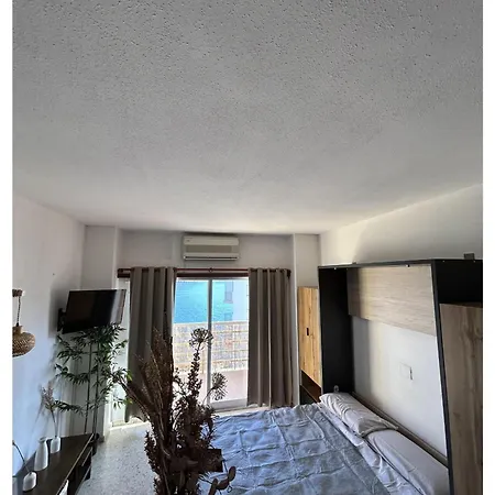 Modern & Sunny Lejlighed *